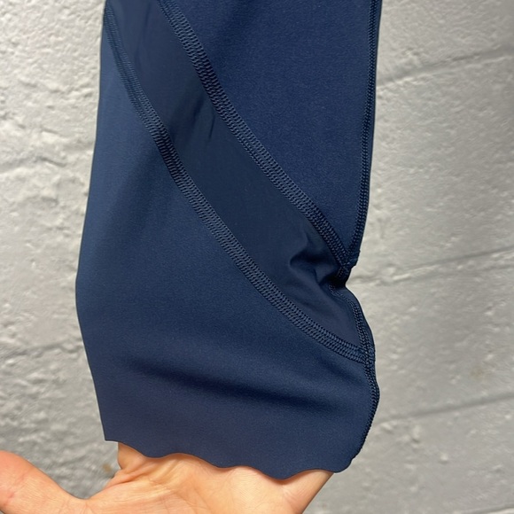 NEW Lululemon Wunder Under HR crop 23” scalloped detail - Picture 3 of 5